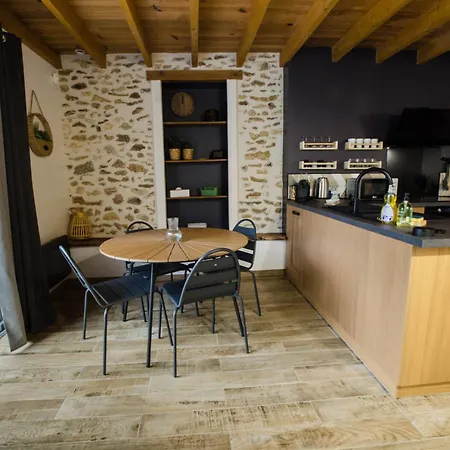 Le Petit Candie Дом отдыха